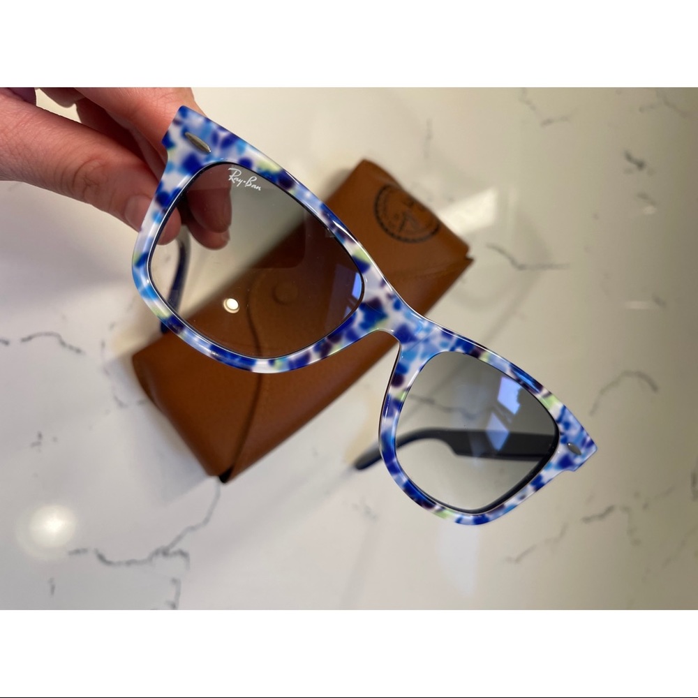 Vintage, “special series” artists Ray Bans Women